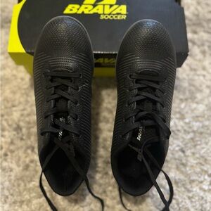 Brava Kids Black Soccer Shoes